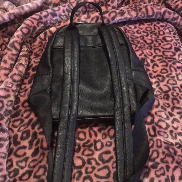 Small backpack - Picture 3 of 3